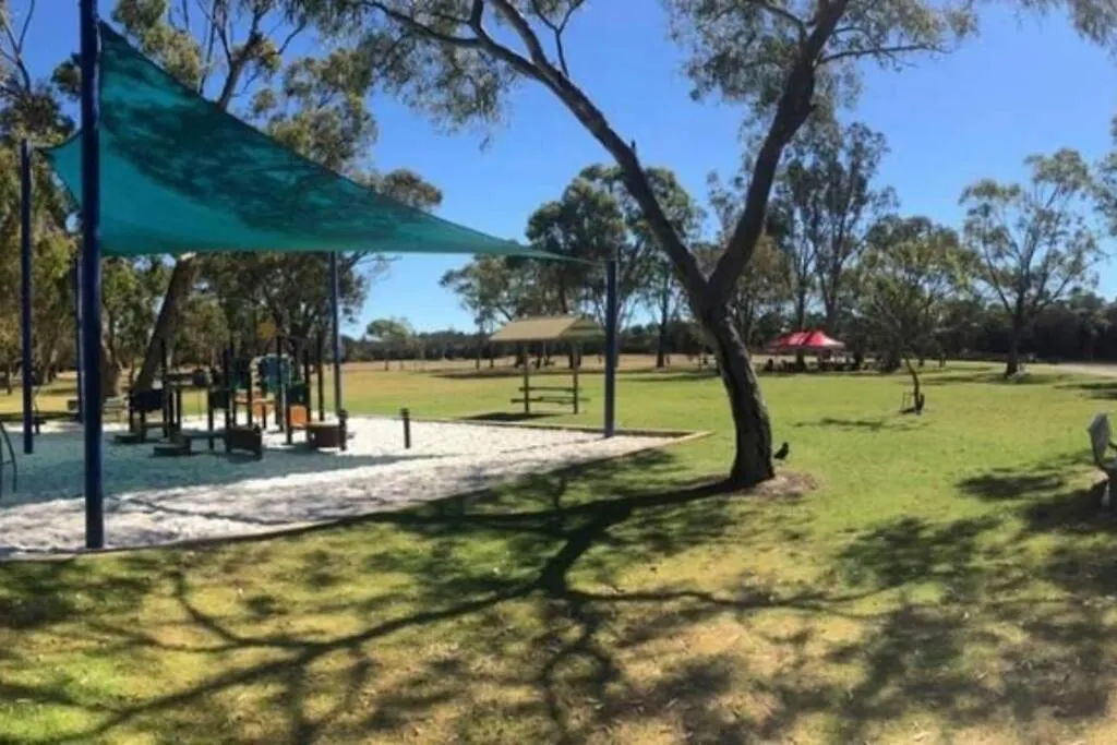 Convenient Airport Sunny Garden Wifi Netflix Wine Lejlighed Perth Australien